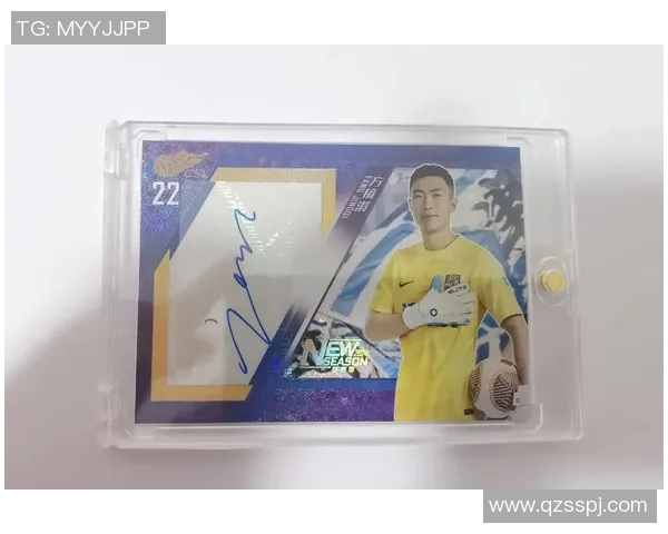 球星亲笔签名足球珍藏高清实拍图展现独特荣耀瞬间